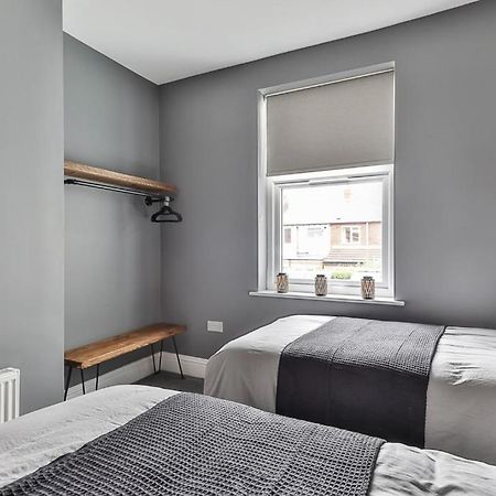 Luxury Spacious Pad With Games Room 셰필드 외부 사진